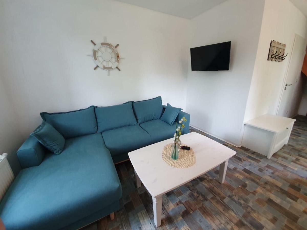 Marijanas Ferienhof 2, Urlaub Mit Viel Platz Zwischen Dornumersiel Und Bensersiel, Gehoert Zum Cafe Kunterbunt Holtgast Exterior foto