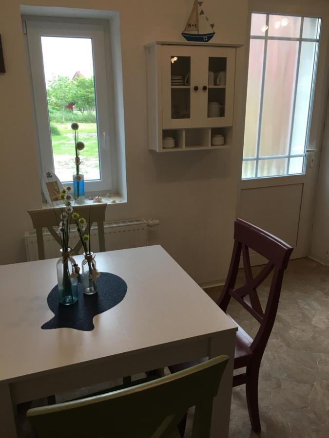 Marijanas Ferienhof 2, Urlaub Mit Viel Platz Zwischen Dornumersiel Und Bensersiel, Gehoert Zum Cafe Kunterbunt Holtgast Exterior foto